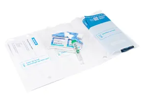 Inhoud Bloedarmoede, Vitaminen & Diabetes test met een informatiebrief, vingerprikset, afnamebuisje en de retourenvelop